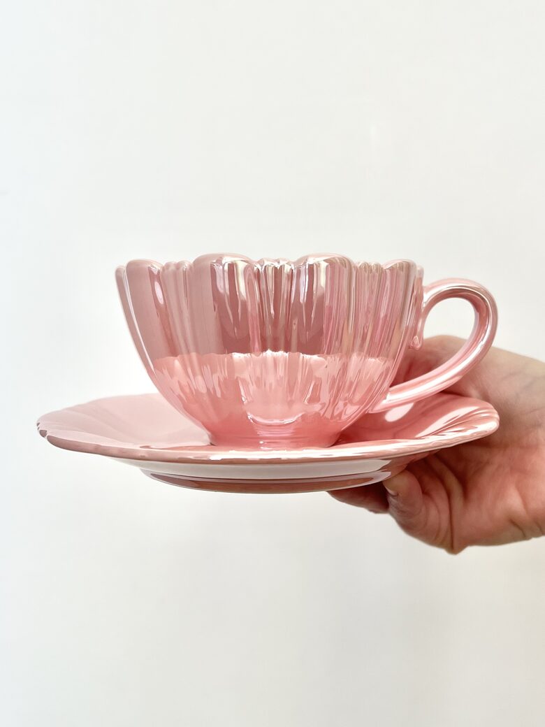 KRŪZE AR TASĪTI, ROZĀ PERLAMUTRA