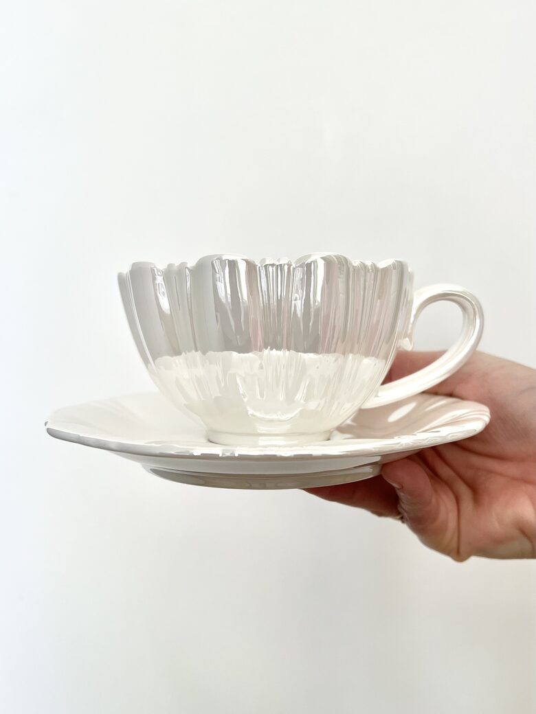 KRŪZE AR TASĪTI, BALTA PERLAMUTRA