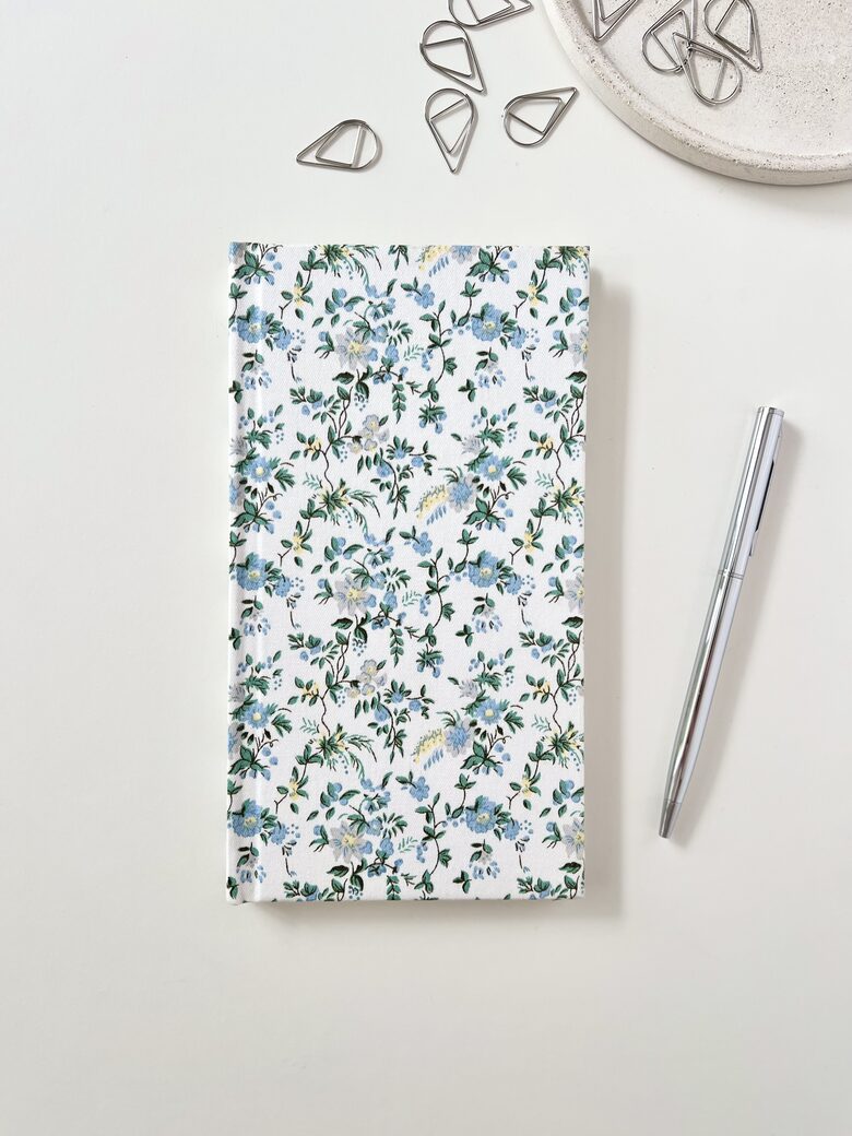 BLOCIŅŠ, 18x10CM, ZILS, AR ZIEDIEM