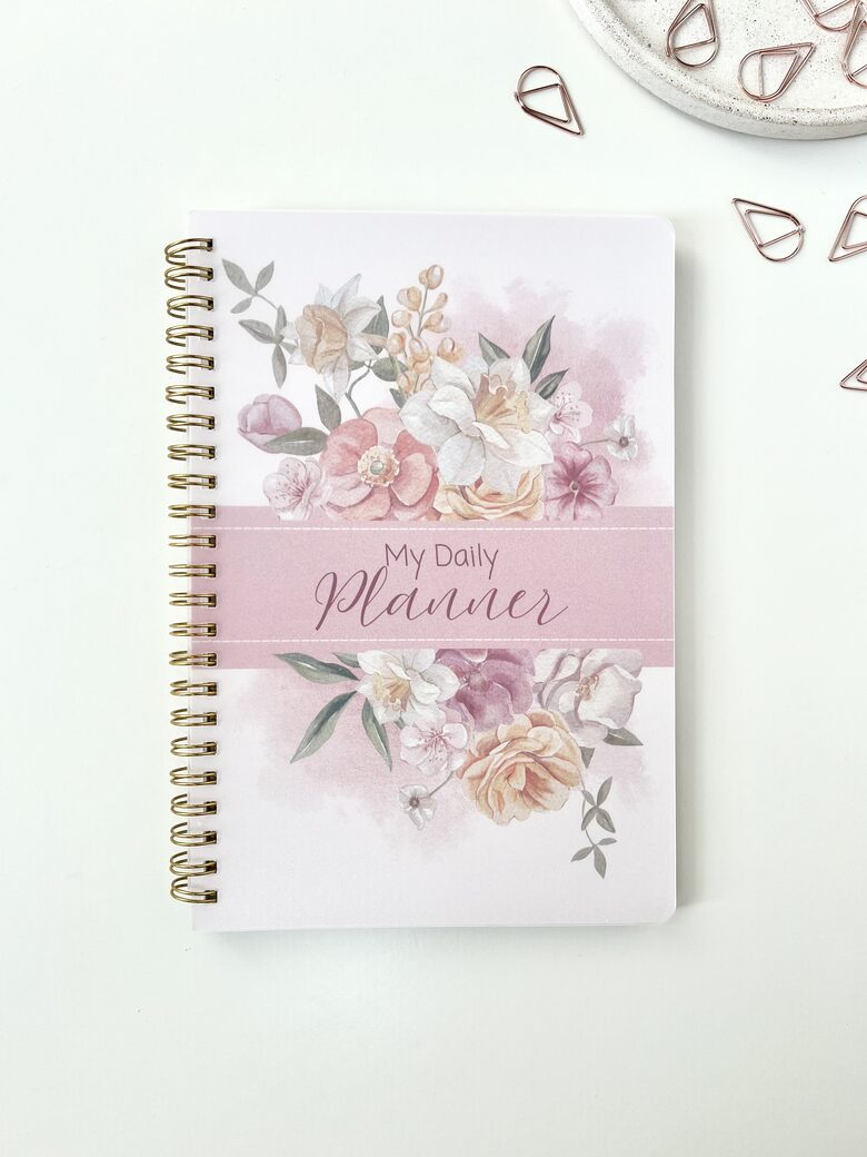 IKDIENAS PLĀNOTĀJS, A5, ROZĀ ZIEDIEM, AR SPIRĀLI