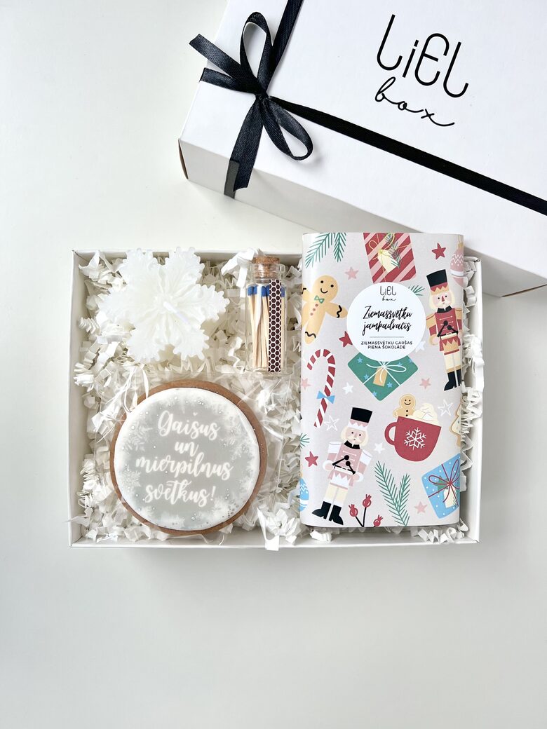 ZIEMASSVĒTKU SVEICIENS