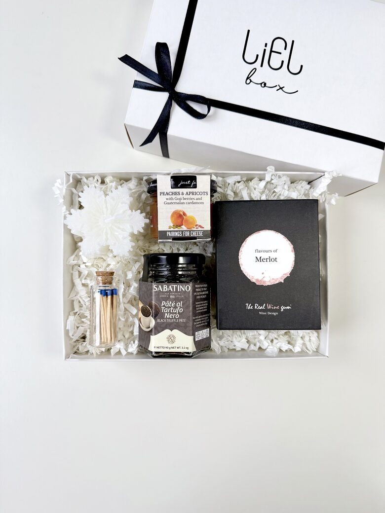 MĪĻO SVĒTKU KASTĪTE