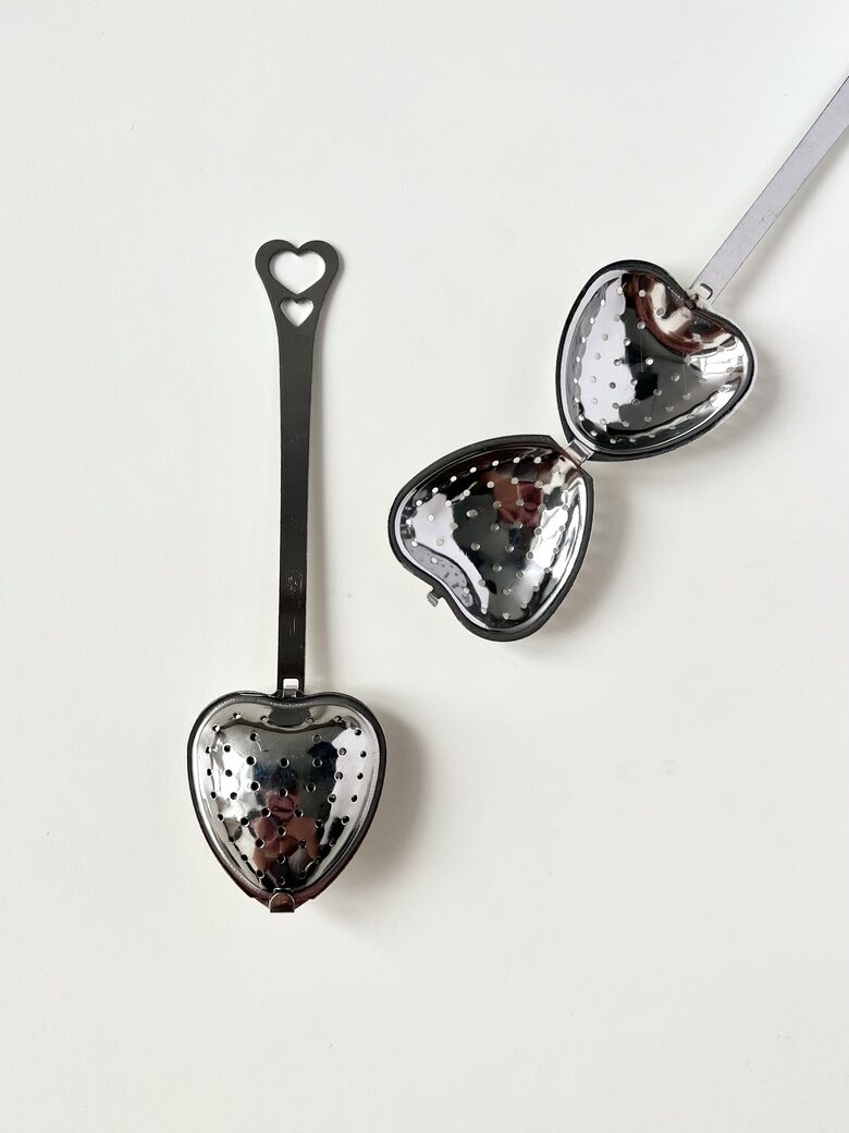 TĒJAS SIETIŅŠ, SUDRABOTS, SIRDS FORMAS