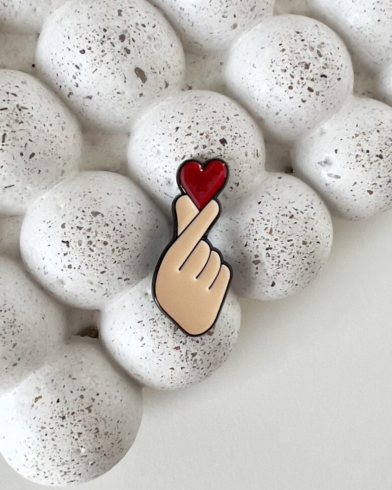 PIESPRAUDE, SIRDS ŽESTS