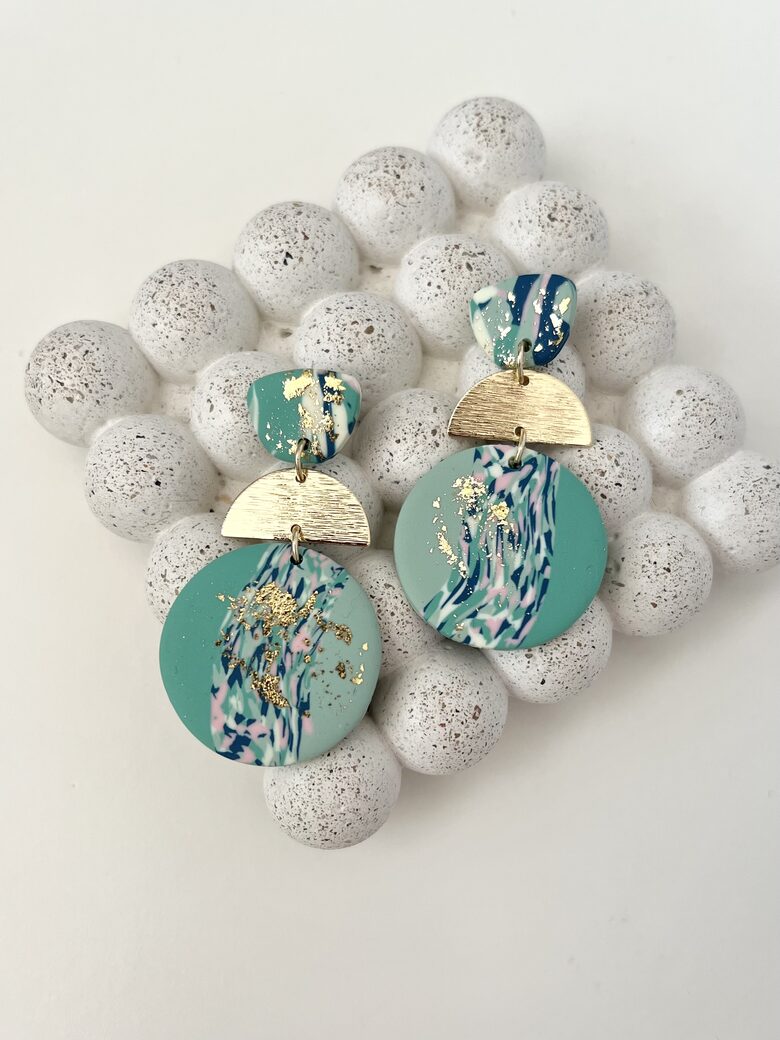 AUSKARI, GAIŠI ZAĻI