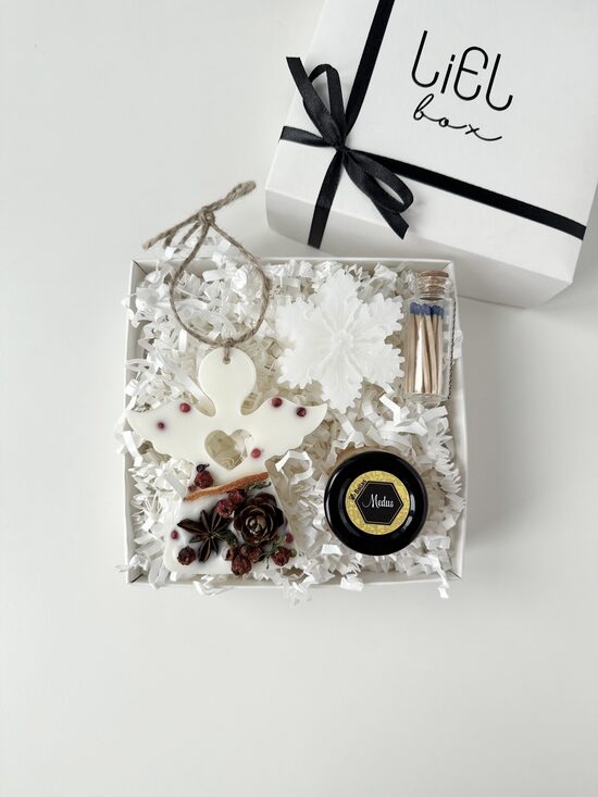 EŅĢEĻA PIESKĀRIENS