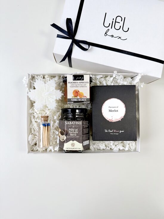 MĪĻO SVĒTKU KASTĪTE