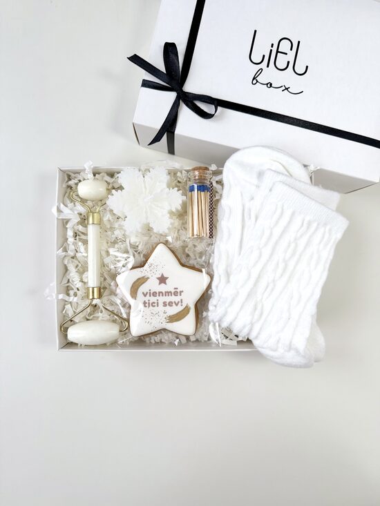 SAJŪTU UN MIERA KOMPLEKTS